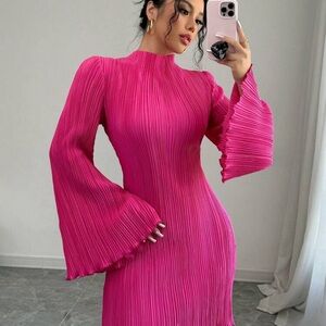 Elegant Pink Pleated Dress